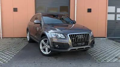 Audi Q5 3.2 FSI Quattro 2012 — SUV premium tout-terrain, équipement haut de gamme — vue extérieure