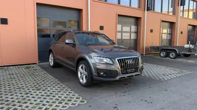 Audi Q5 3.2 FSI Quattro 2012 — SUV premium tout-terrain, équipement haut de gamme — arrière