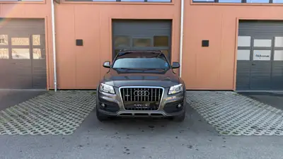 Audi Q5 3.2 FSI Quattro 2012 — SUV premium tout-terrain, équipement haut de gamme — côté