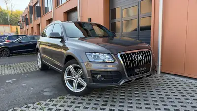 Audi Q5 3.2 FSI Quattro 2012 — SUV premium tout-terrain, équipement haut de gamme — détail