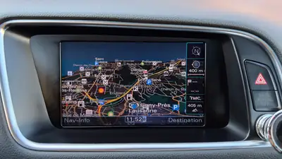 Audi Q5 3.2 FSI Quattro 2012 — SUV premium tout-terrain, équipement haut de gamme — Miniature 17