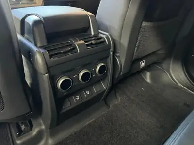 Land Rover Defender 110 D250 X-Dynamic HSE — 7 places, motorisation D250 performante, 68'000 km seulement — Detail
