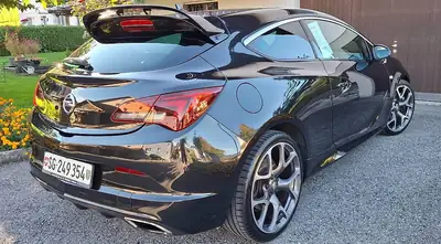 Opel Astra GTC OPC 280 PS — Coupé sportif turbo haute performance — exterior view