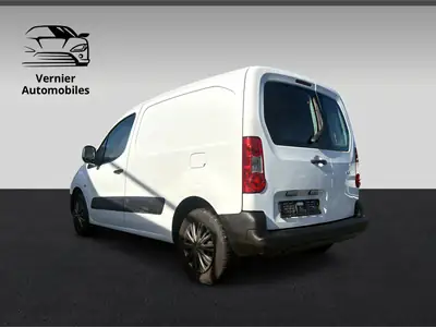 Peugeot Partner 1.6i Urban — Utilitaire compact fiable, expert récent — intérieur