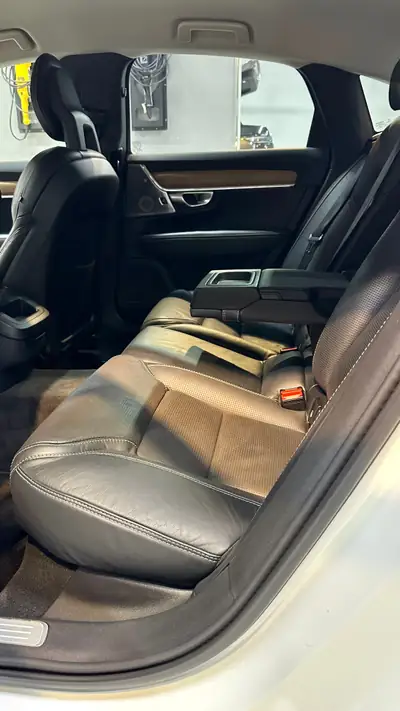 Volvo S90 2.0 T6 Inscription AWD — Berline premium Polestar, services inclus — Miniature 9