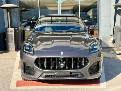 Maserati Grecale 2.0 MHEV GT — SUV hybride premium, 73'800 km, toit panoramique — side view