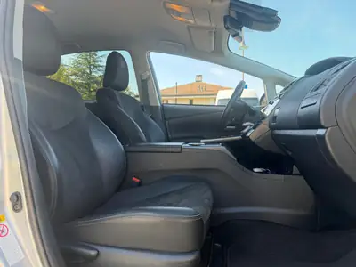 Toyota Prius+ 1.8 VVT-i HSD Premium — Monospace hybride 7 places, 156'000 km — Miniature 21