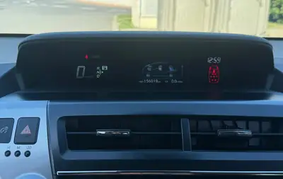 Toyota Prius+ 1.8 VVT-i HSD Premium — Monospace hybride 7 places, 156'000 km — Miniature 24