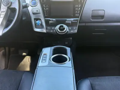 Toyota Prius+ 1.8 VVT-i HSD Premium — Monospace hybride 7 places, 156'000 km — Miniature 30