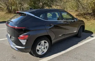 Hyundai Kona 1.6 T-GDi 4WD — SUV compact dynamique, moteur turbo haute performance — vista esterna
