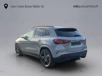 Mercedes-Benz GLA 250 AMG Line 4MATIC — SUV compact hybride mild, très faible kilométrage 2025 — interior