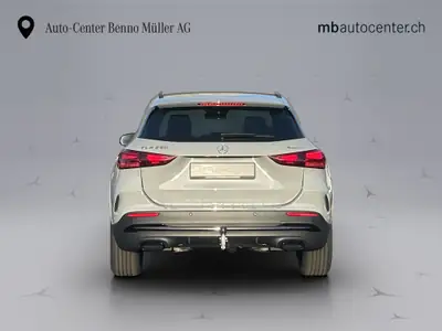 Mercedes-Benz GLA 250 AMG Line 4MATIC — SUV compact hybride mild, très faible kilométrage 2025 — dashboard