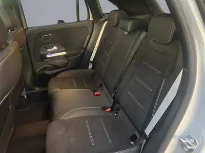 Mercedes-Benz GLA 250 AMG Line 4MATIC — SUV compact hybride mild, très faible kilométrage 2025 — Thumbnail 11
