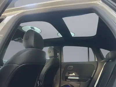 Mercedes-Benz GLA 250 AMG Line 4MATIC — SUV compact hybride mild, très faible kilométrage 2025 — Thumbnail 12