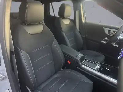 Mercedes-Benz GLA 250 AMG Line 4MATIC — SUV compact hybride mild, très faible kilométrage 2025 — Thumbnail 17