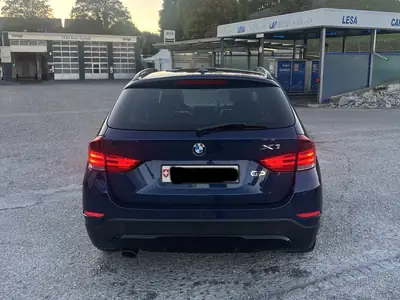BMW X1 25d xDrive — SUV compact diesel performant, 177 000 km, sans sinistre — side view