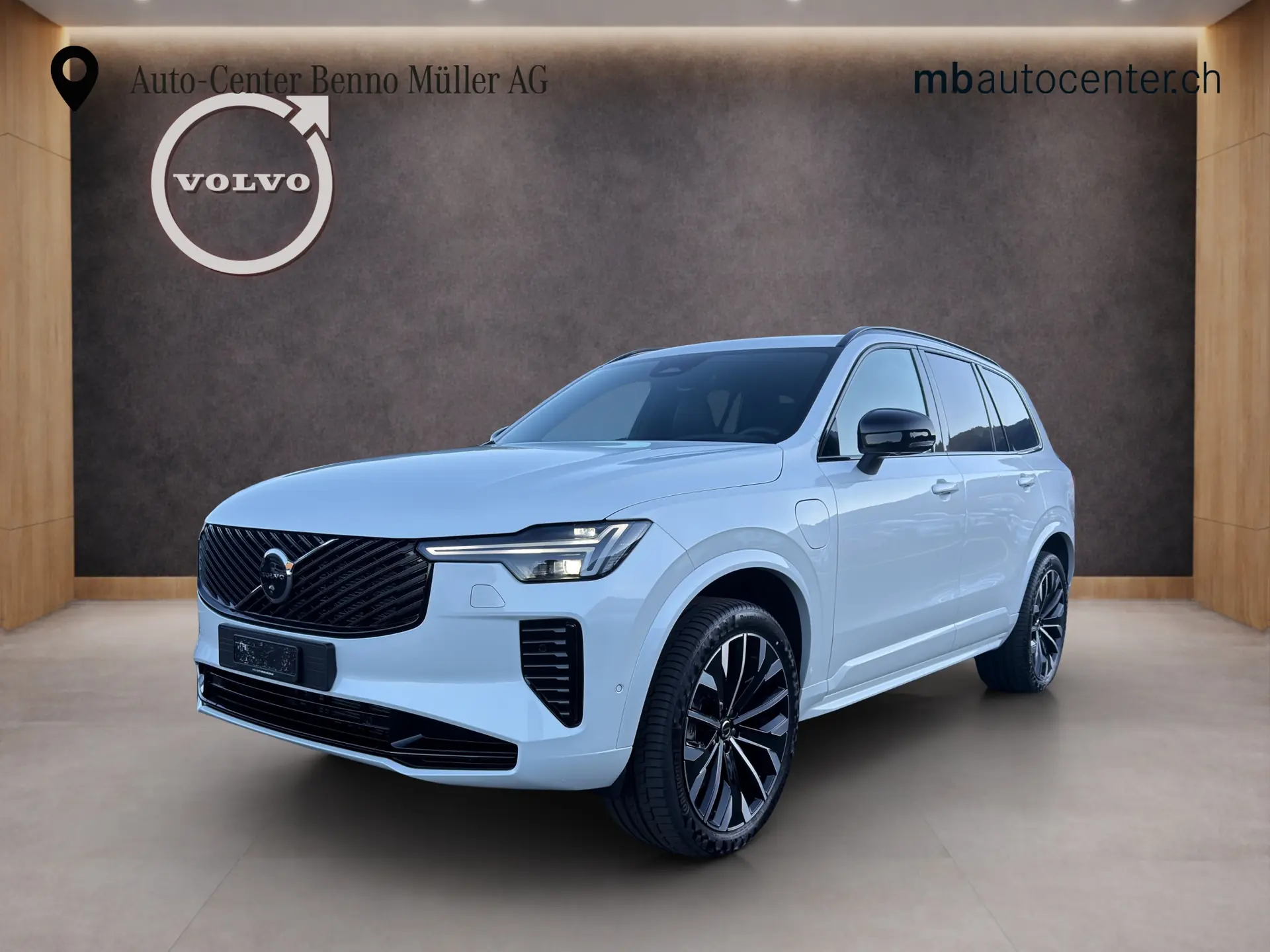 Volvo XC90 2.0 T8 TE Ultra Dark eAWD — SUV hybride rechargeable 7 places, quasi neuf