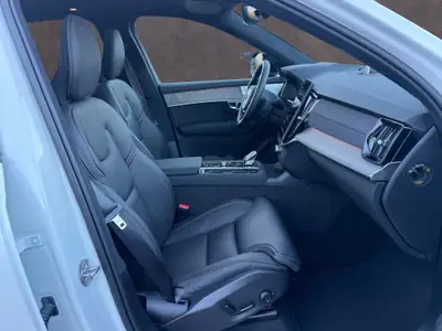 Volvo XC90 2.0 T8 TE Ultra Dark eAWD — SUV hybride rechargeable 7 places, quasi neuf — Thumbnail 15