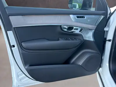 Volvo XC90 2.0 T8 TE Ultra Dark eAWD — SUV hybride rechargeable 7 places, quasi neuf — Thumbnail 18