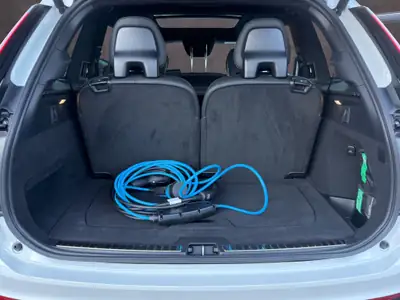 Volvo XC90 2.0 T8 TE Ultra Dark eAWD — SUV hybride rechargeable 7 places, quasi neuf — Thumbnail 20