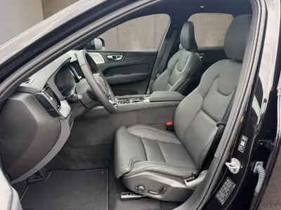 Volvo XC60 2.0 T8 TE Black Edition — Hybride rechargeable haute performance, quasi neuf — Thumbnail 11