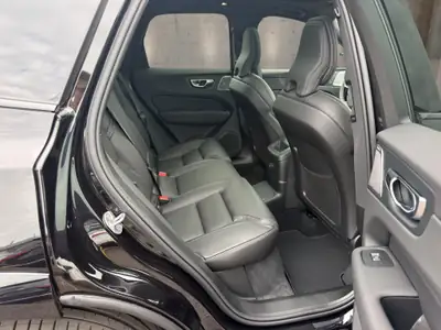 Volvo XC60 2.0 T8 TE Black Edition — Hybride rechargeable haute performance, quasi neuf — Thumbnail 16