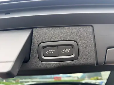 Volvo XC60 2.0 T8 TE Black Edition — Hybride rechargeable haute performance, quasi neuf — Thumbnail 18