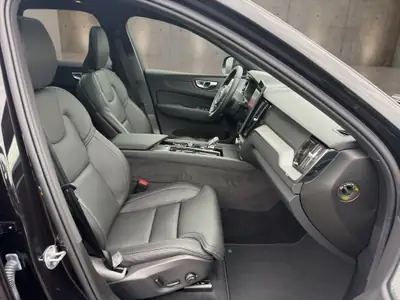 Volvo XC60 2.0 T8 TE Black Edition — Hybride rechargeable haute performance, quasi neuf — Thumbnail 17