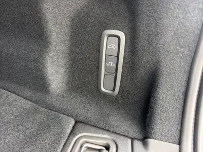 Volvo XC60 2.0 T8 TE Black Edition — Hybride rechargeable haute performance, quasi neuf — Thumbnail 21