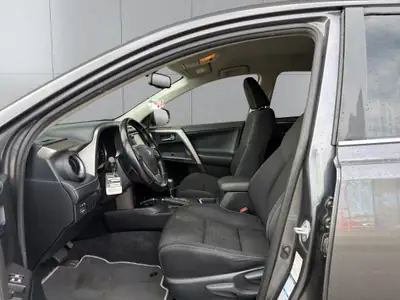 Toyota RAV-4 2.5 HSD Sol e-CVT — SUV hybride fiable, entretien complet — Miniatura 9