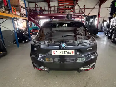 BMW iX xDrive50 — SUV électrique premium 523 ch, kilométrage modéré — tableau de bord