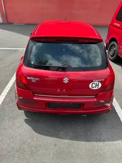 Suzuki Swift 1.5 GL Top — Citadine agile et économique, 195 000 km — interior