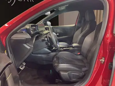 Peugeot 208 1.2 PureTech GT Pack — Citadine sportive, boîte auto, 9400 km seulement — détail