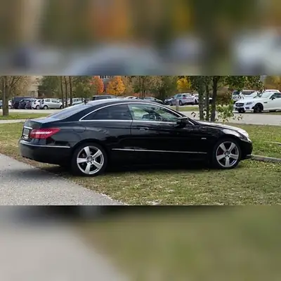 Mercedes-Benz E 250 CGI BlueEFFiciency — Coupé sportif, 64 500 km, sans sinistre — côté
