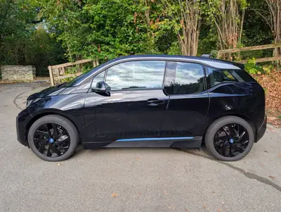 BMW i3 94 Ah avec REX — Électrique urbain premium, 56 000 km, première main — côté
