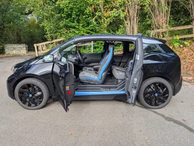 BMW i3 94 Ah avec REX — Électrique urbain premium, 56 000 km, première main — arrière