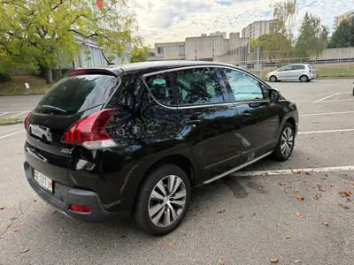 Peugeot 3008 1.6 T Allure — SUV urbain robuste, entretien Peugeot complet — arrière