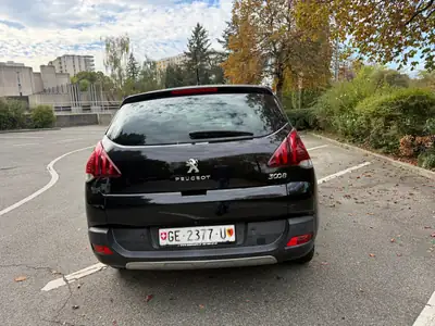 Peugeot 3008 1.6 T Allure — SUV urbain robuste, entretien Peugeot complet — intérieur