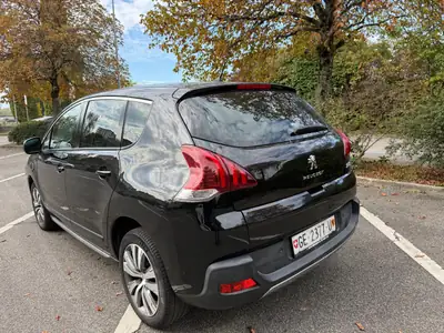 Peugeot 3008 1.6 T Allure — SUV urbain robuste, entretien Peugeot complet — tableau de bord