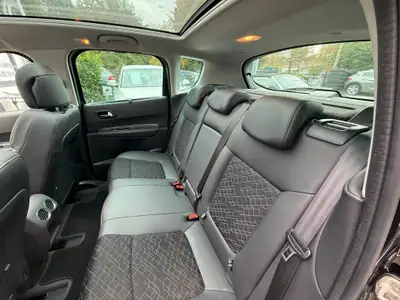 Peugeot 3008 1.6 T Allure — SUV urbain robuste, entretien Peugeot complet — Miniature 14