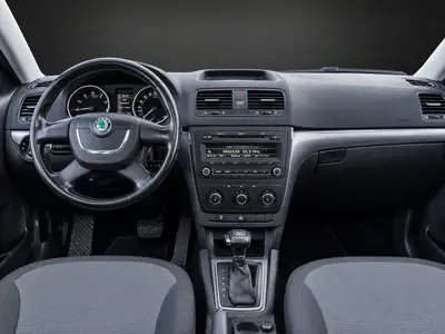 Skoda Yeti 2.0 TDI 140 PS 4x4 — SUV compact robuste, tout-terrain polyvalent — Thumbnail 11