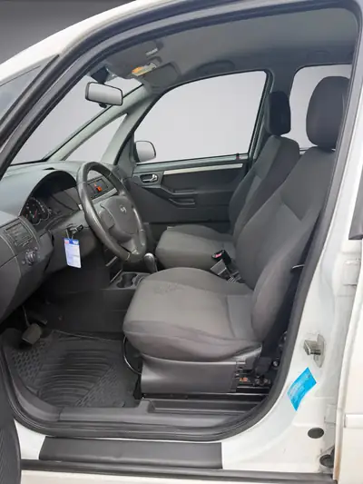 Opel Meriva 1.6i-16 TP Edition Easytronic — Minivan pratique, transmission automatisée, 100'000 km — Miniatura 10