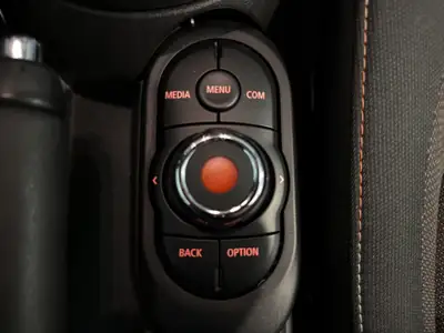 MINI Cooper 3 portes 2018 — Design iconique, faible kilométrage, Pack Pepper — Thumbnail 14