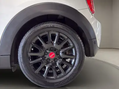 MINI Cooper 3 portes 2018 — Design iconique, faible kilométrage, Pack Pepper — Thumbnail 16