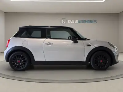 MINI Cooper 3 portes 2018 — Design iconique, faible kilométrage, Pack Pepper — Thumbnail 25