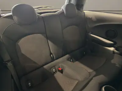 MINI Cooper 3 portes 2018 — Design iconique, faible kilométrage, Pack Pepper — Thumbnail 27