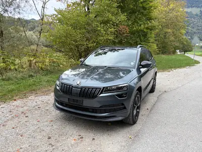 Skoda Karoq 2.0 TSI SportLine 4x4 — SUV robuste, 190 ch et transmission DSG — vue extérieure
