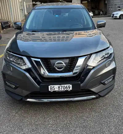 Nissan X-Trail 2.0 dCi Acenta 4x4 — SUV 7 places, diesel efficace, 115'000 km — detail