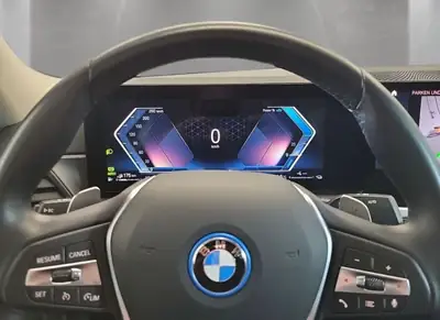 BMW 320e — Berline hybride rechargeable performante, 51 000 km seulement — dashboard