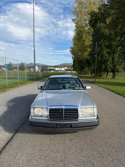 Mercedes-Benz 300 CE — Coupé sportif classique, motorisation 180 ch automatique — Thumbnail 8